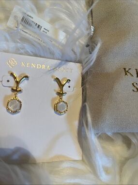 Kendra Scott Kids Gold and White Dangle Earrings